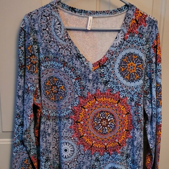 Longyuan Pretty Multicolor Lightweight Long Sleeved Pullover Top Misses XL - Picture 1 of 6